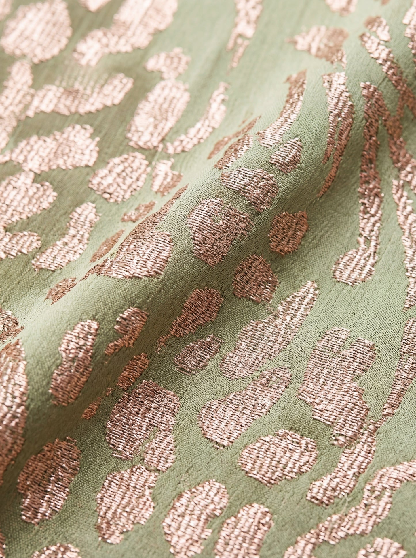 Vestito midi effetto modellante con nodo centrale e caduta fluida