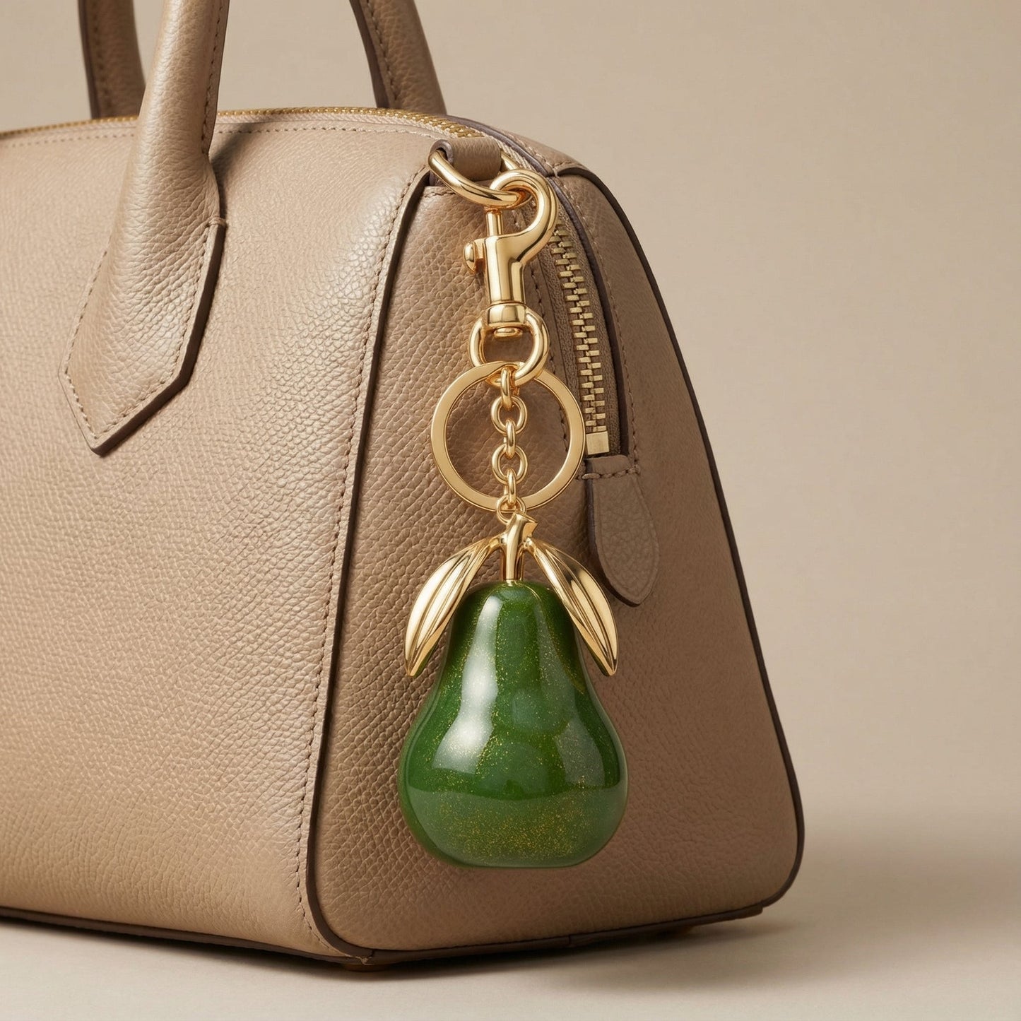 Charm | pera dorata