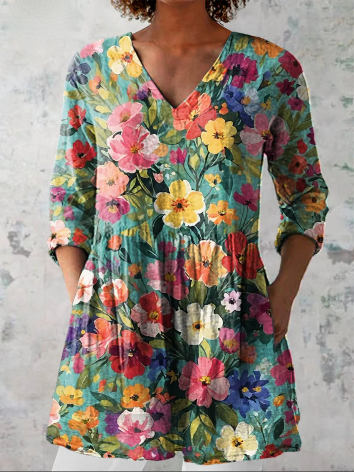 Nora | Camicetta elegante con scollo a V lungo