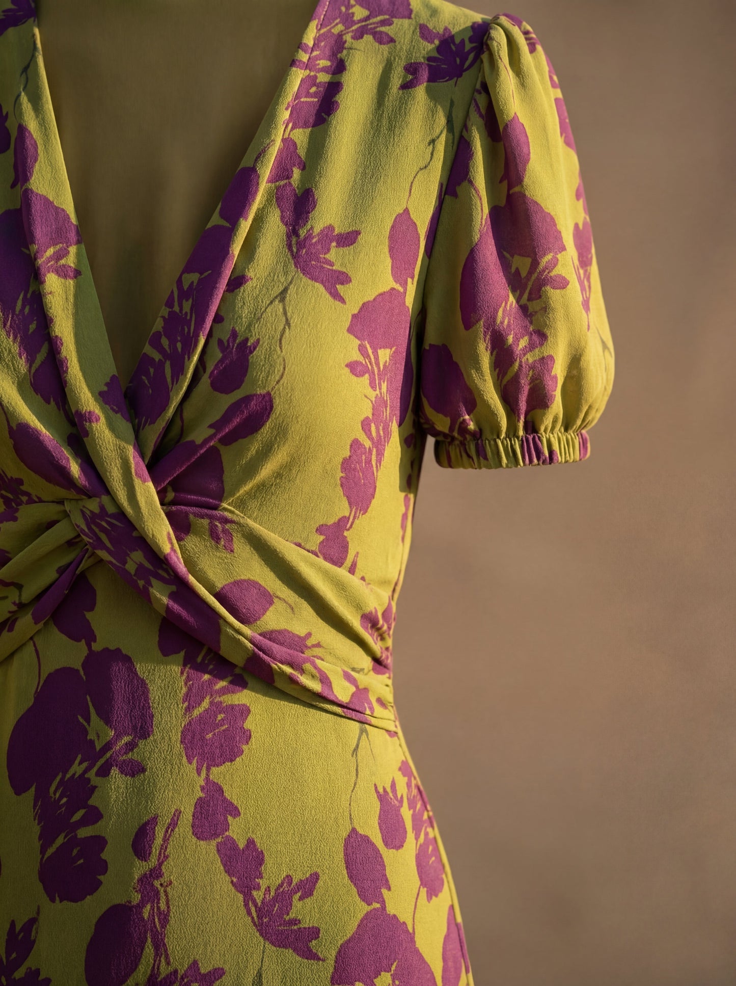 Vestito lungo floreale con caduta fluida