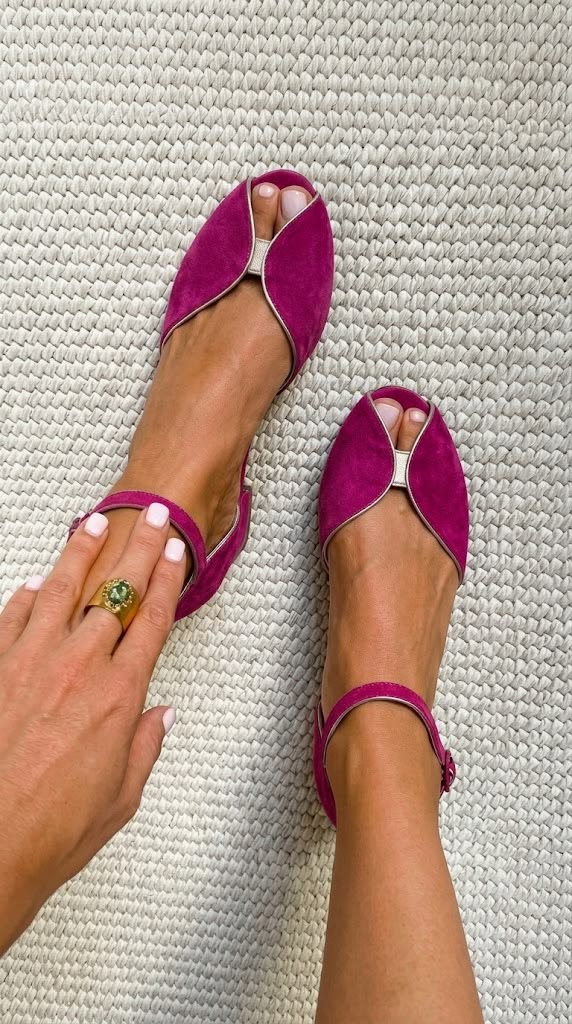 Dorotea - Ballerine eleganti in camoscio con ribete metallizzato e punta aperta
