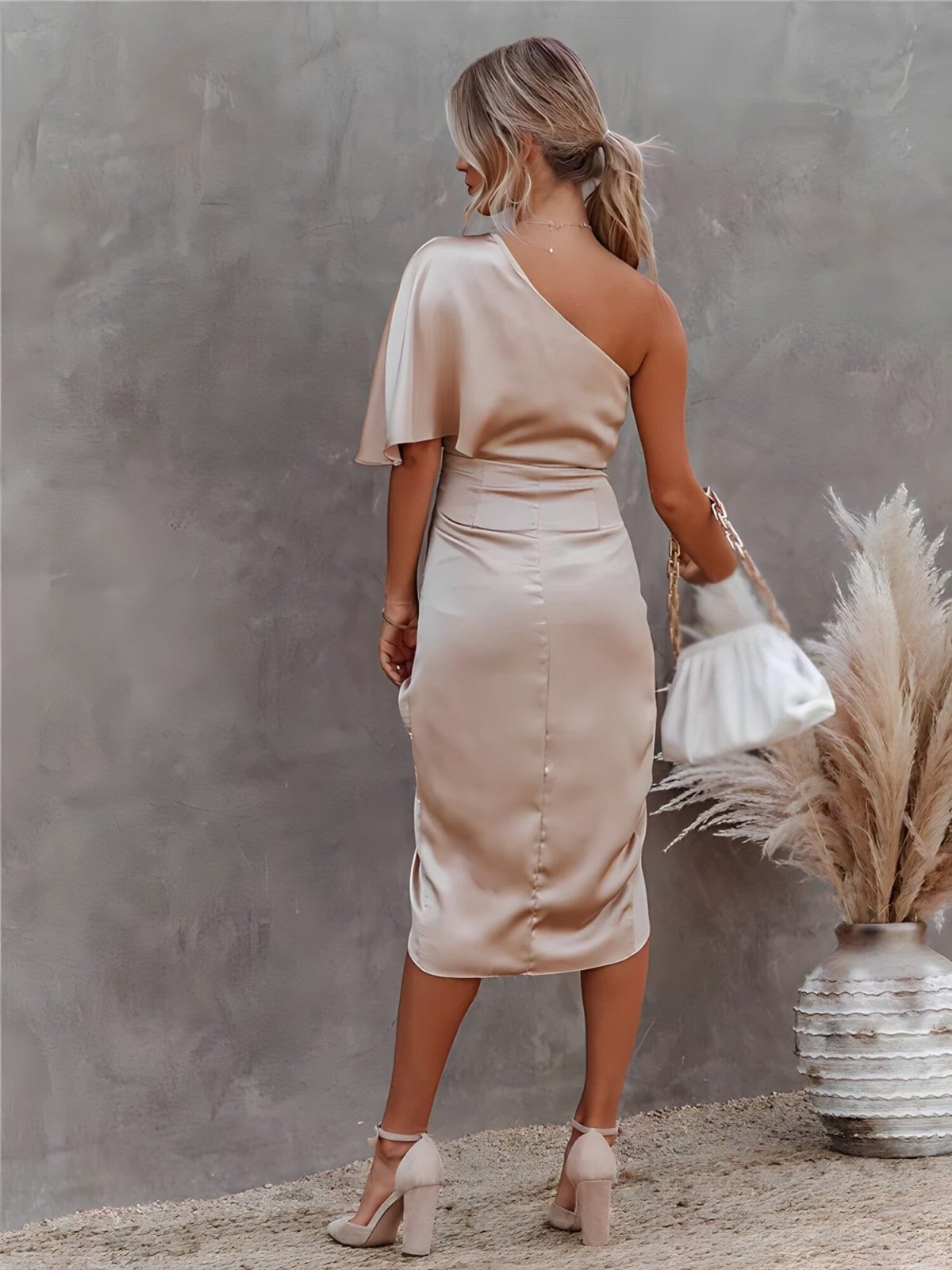 Elegante Abito in Seta Divina