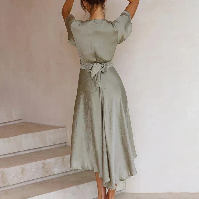 Abito Midi Elegante con Maniche a Farfalla
