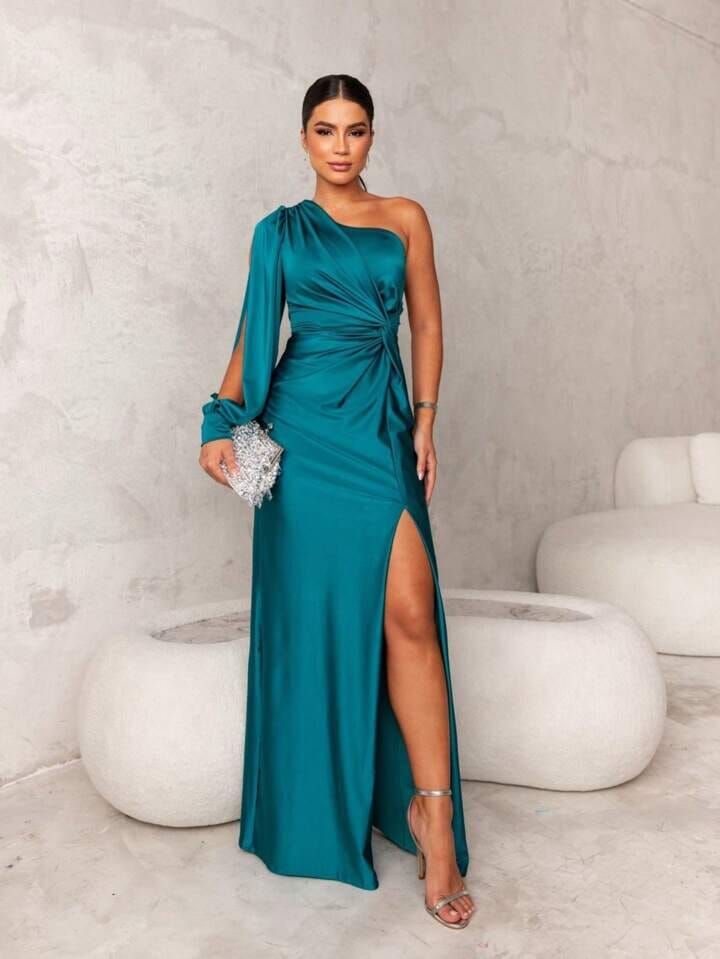 Abito in Seta Elegante con Spacco