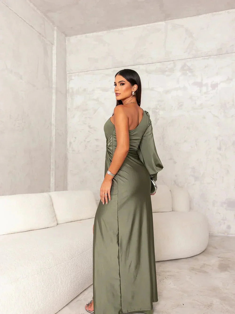 Abito in Seta Elegante con Spacco