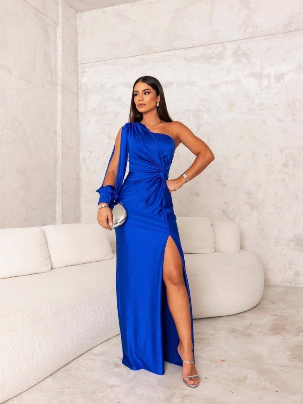 Abito in Seta Elegante con Spacco